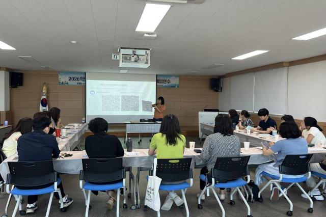 경상북도울진교육지원청 위(Wee)센터는 지난 8일 울진교육지원청 3층 영재교육원에서 위(Wee)센터 상담업무 담당자와 위(Wee)클래스 전문상담(교)사를 대상으로 하반기 울진 위(