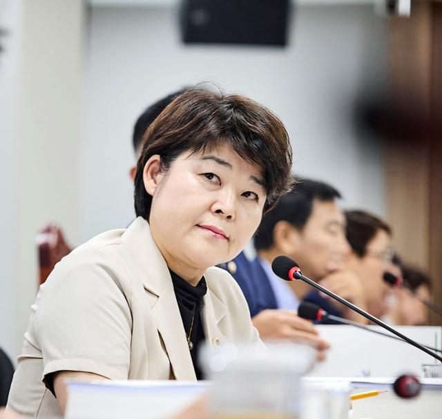 조명자 경기도의원이 건설교통위원회 추가경정예산안 심사에서 발언하는 모습. (사진 = 경기도의회)