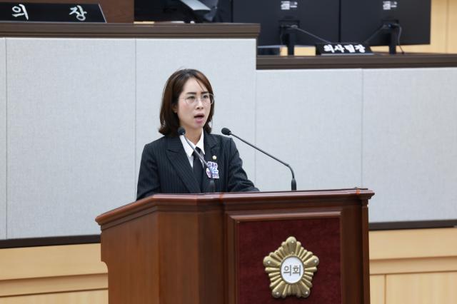 최해국 의원이 여수 거문도 해풍쑥을 K-뷰티와 관광, 지역브랜드로 확장해 새로운 지역자원으로 육성할 것을 제안했다. (사진 = 여수시의회)