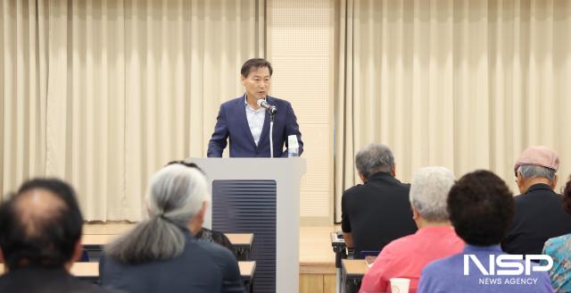 전춘성 군수가 어르신일자리지원센터에서 노인대학 수강생 70명을 대상으로 특강을 진행했다. (사진 = 진안군)