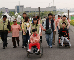 [NSP PHOTO]하이닉스, 봉사단 장애우들 따뜻한 온정